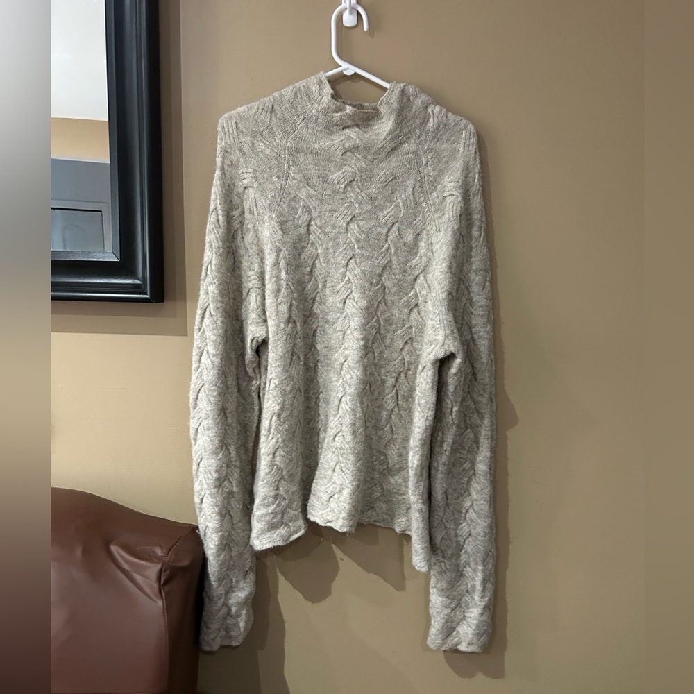 Aritzia Wilfred free sweater size Medium
